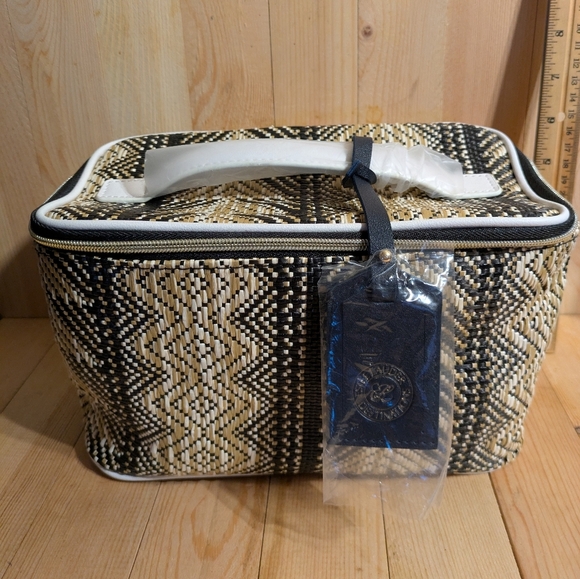 Woven Zigzag Patterned Storage Box - Picture 2 of 7
